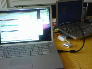Linux czy Windows – co wybrać? Porównanie kompatybilności, bezpieczeństwa i wydajności
